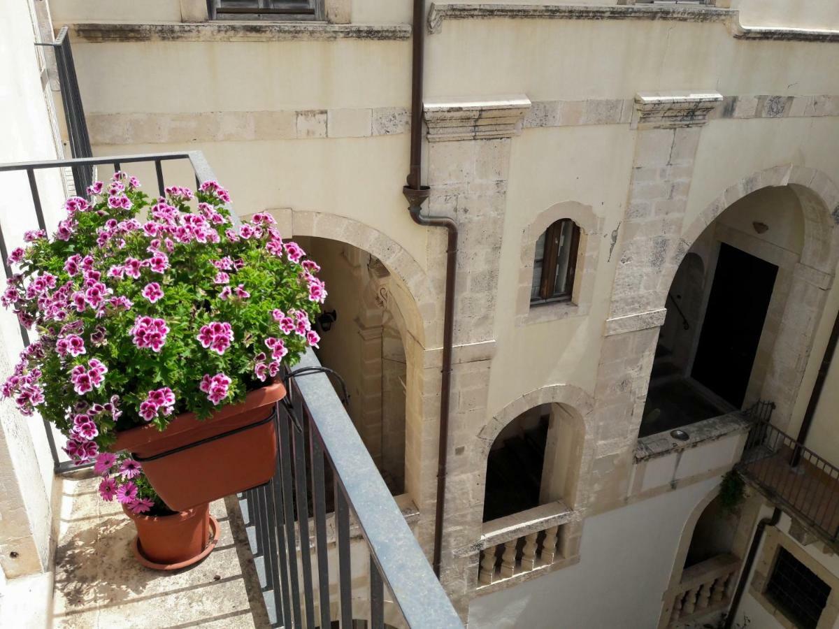 Incantevole Appartamento In Palazzo Storico Ortigia Syracuse Exterior photo
