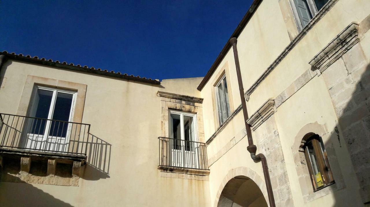 Incantevole Appartamento In Palazzo Storico Ortigia Syracuse Exterior photo